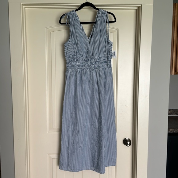 COPY - Old Navy summer dress- tags still on - Picture 1 of 3